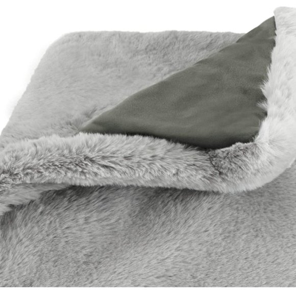 Vera Wang Bedding Vera Wang Faux Fur Throw Poshmark